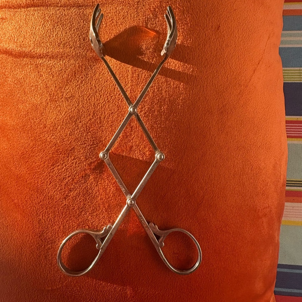 Antique Eales 1779 Italy. I’ve Tongs Silver plated. In Great condition!!